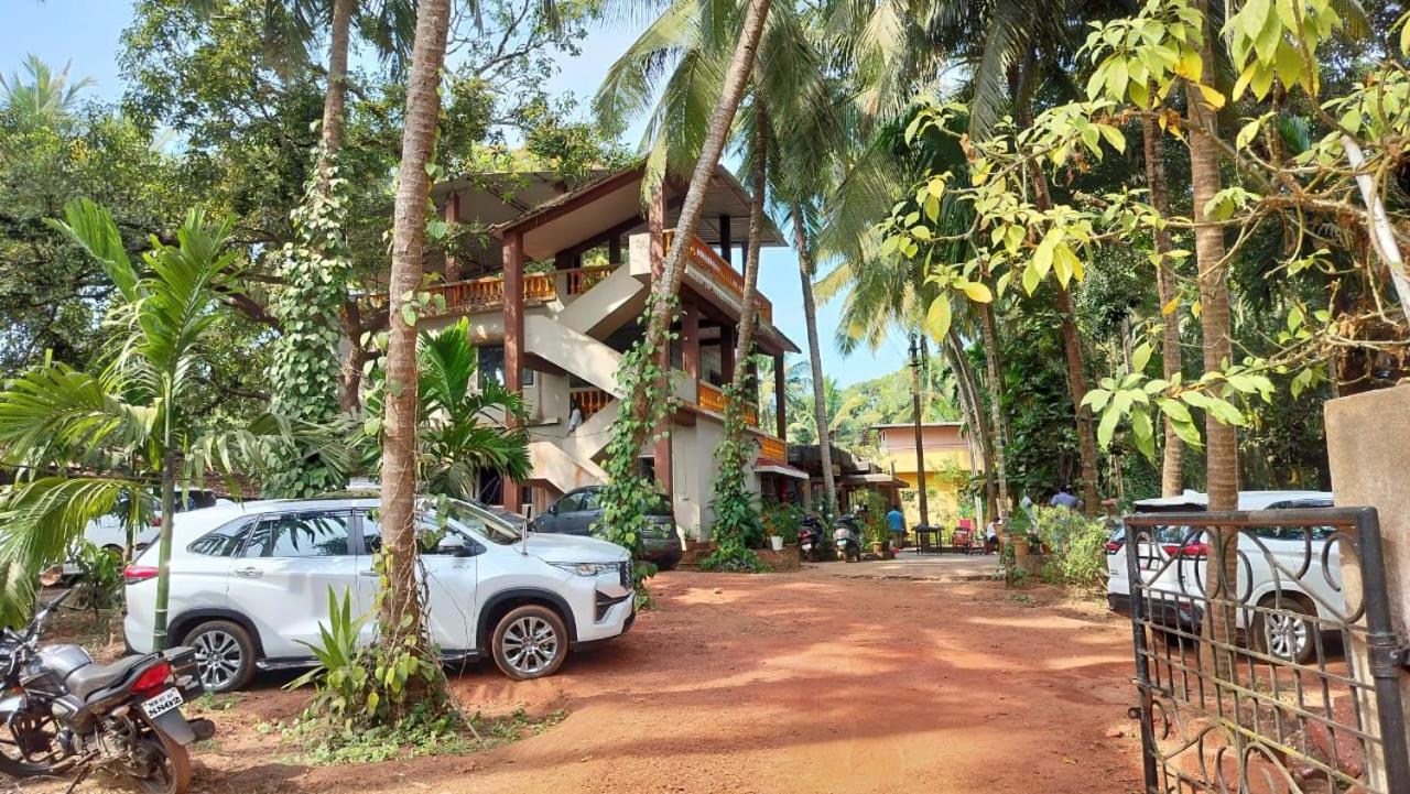 Sneh Beach Homestay - Wayangani Vengurla Exterior photo